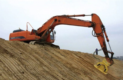 bauma China 2018 山東銘德機械攜多功能屬具設備亮相上海寶馬展，助力建筑安裝工程